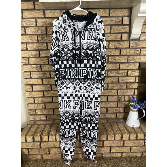 PINK black and white sleep onesie - Picture 1 of 5